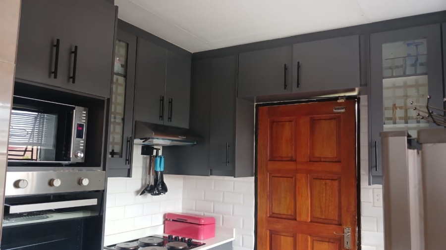 3 Bedroom Property for Sale in Olifantsfontein Gauteng