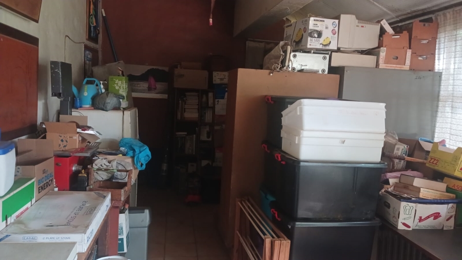 4 Bedroom Property for Sale in Clayville Gauteng