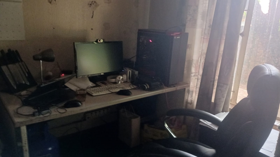 4 Bedroom Property for Sale in Clayville Gauteng