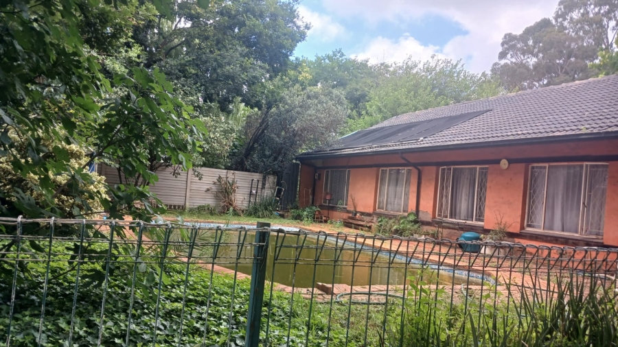 4 Bedroom Property for Sale in Clayville Gauteng