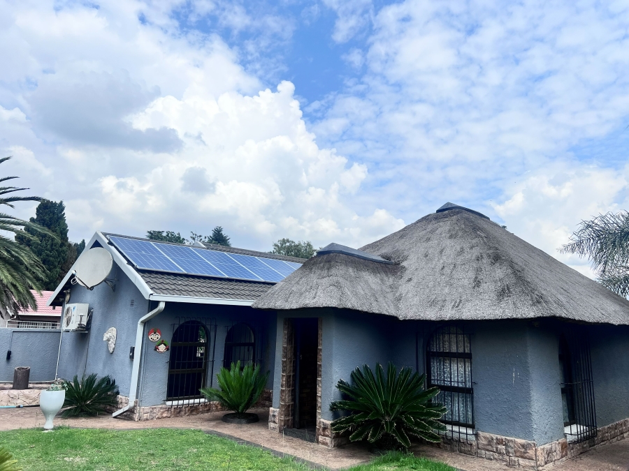 3 Bedroom Property for Sale in Crystal Park Gauteng