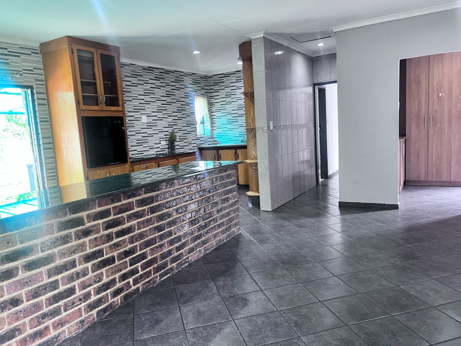 3 Bedroom Property for Sale in Crystal Park Gauteng