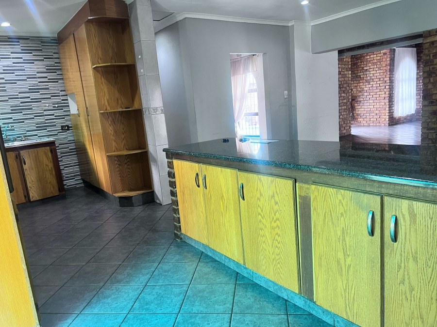 3 Bedroom Property for Sale in Crystal Park Gauteng