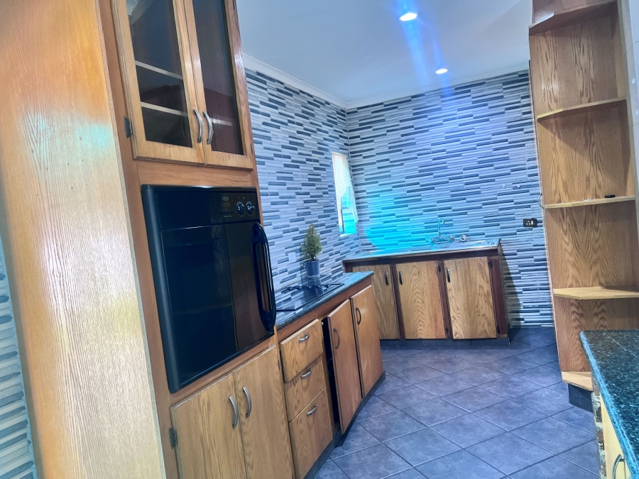 3 Bedroom Property for Sale in Crystal Park Gauteng