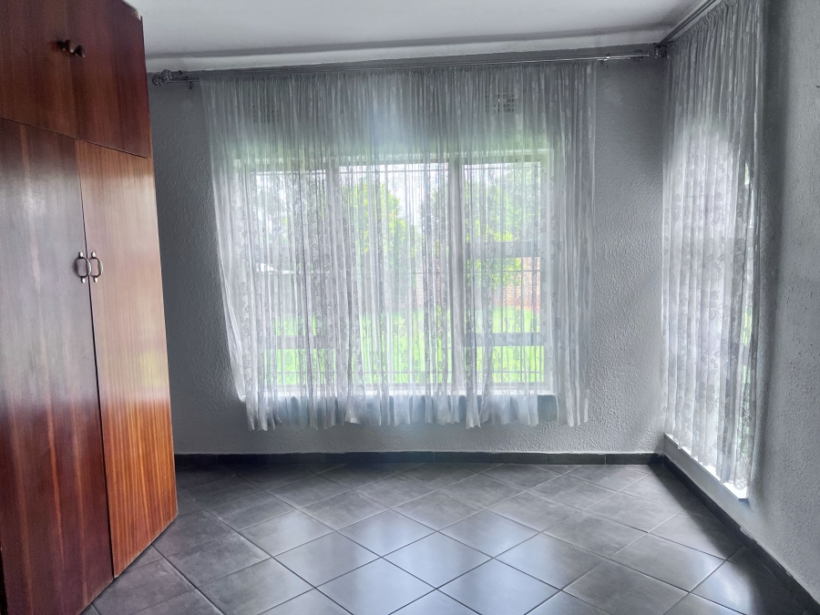 3 Bedroom Property for Sale in Crystal Park Gauteng