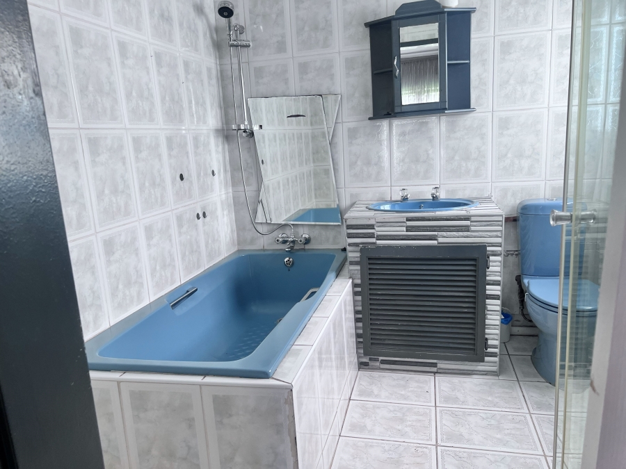 3 Bedroom Property for Sale in Crystal Park Gauteng