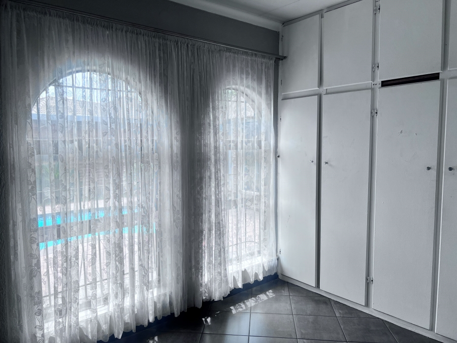 3 Bedroom Property for Sale in Crystal Park Gauteng