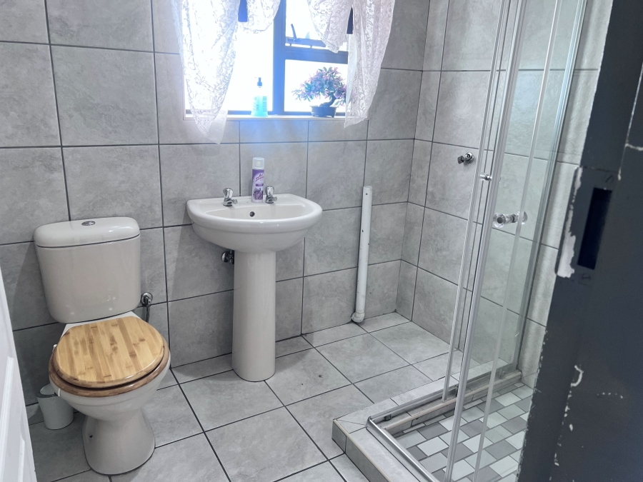 3 Bedroom Property for Sale in Crystal Park Gauteng