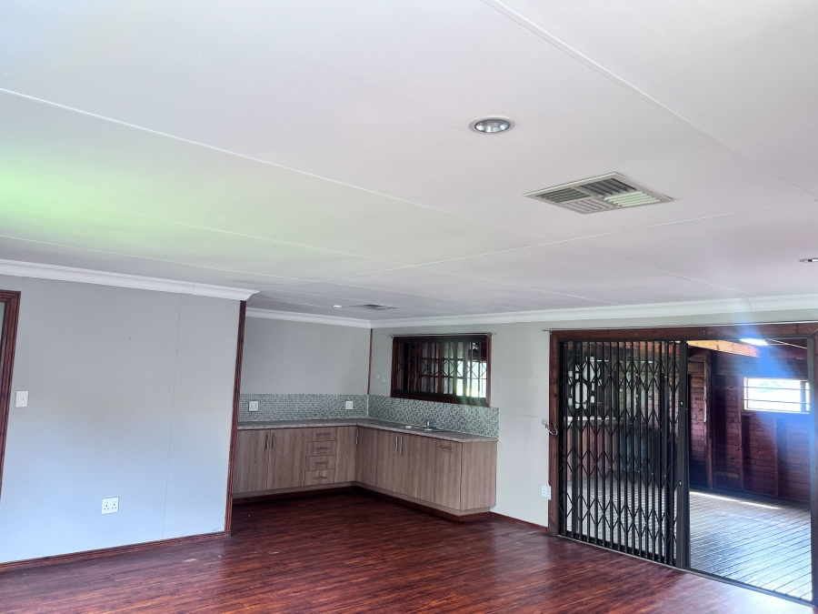 3 Bedroom Property for Sale in Crystal Park Gauteng