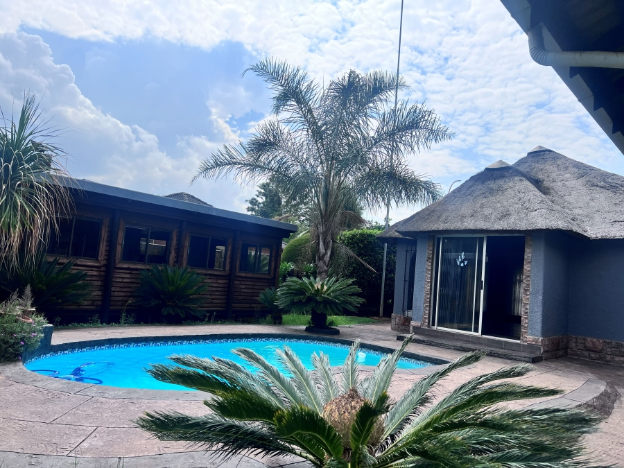 3 Bedroom Property for Sale in Crystal Park Gauteng