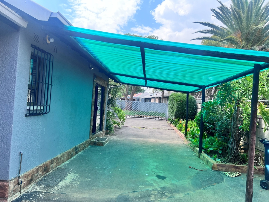 3 Bedroom Property for Sale in Crystal Park Gauteng