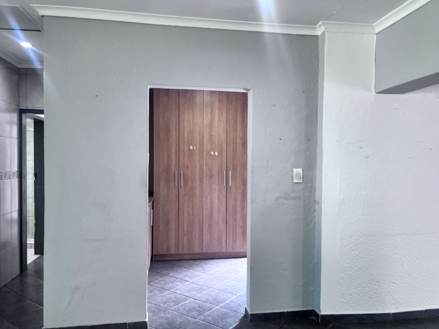 3 Bedroom Property for Sale in Crystal Park Gauteng