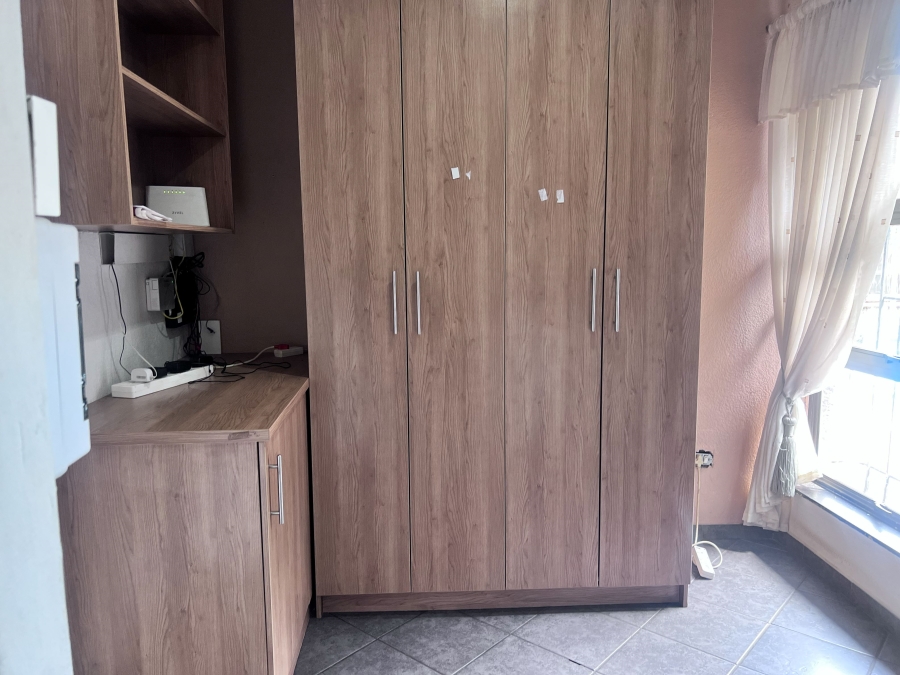 3 Bedroom Property for Sale in Crystal Park Gauteng