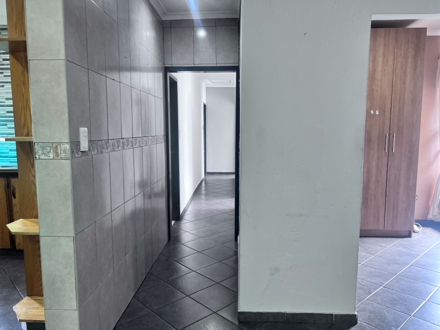 3 Bedroom Property for Sale in Crystal Park Gauteng