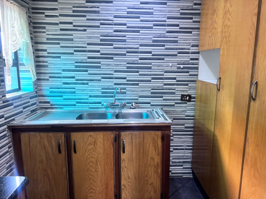 3 Bedroom Property for Sale in Crystal Park Gauteng