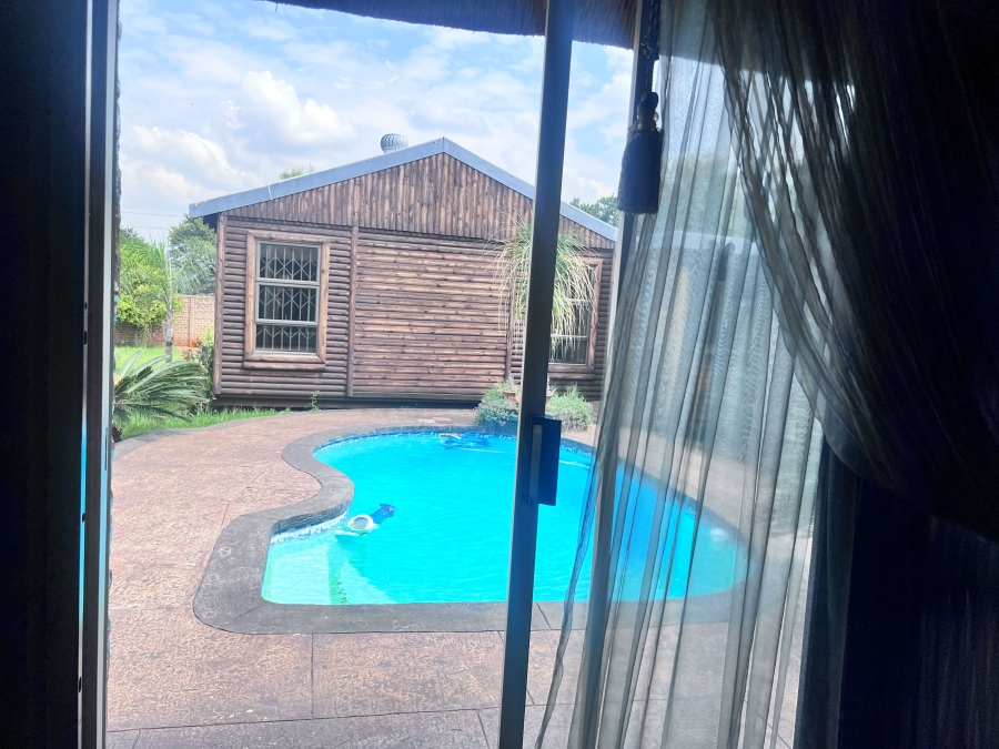 3 Bedroom Property for Sale in Crystal Park Gauteng