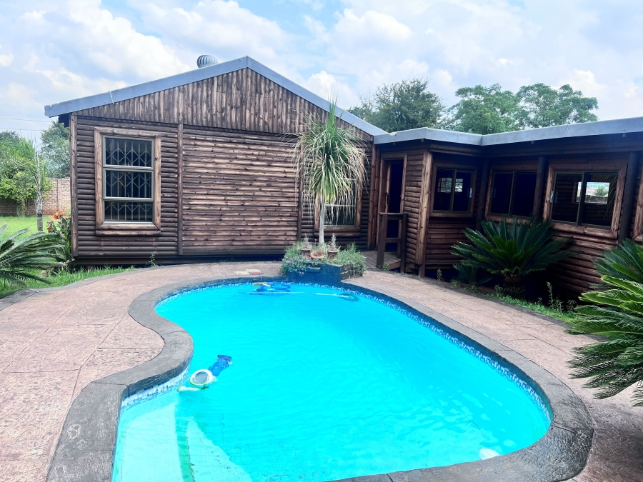 3 Bedroom Property for Sale in Crystal Park Gauteng