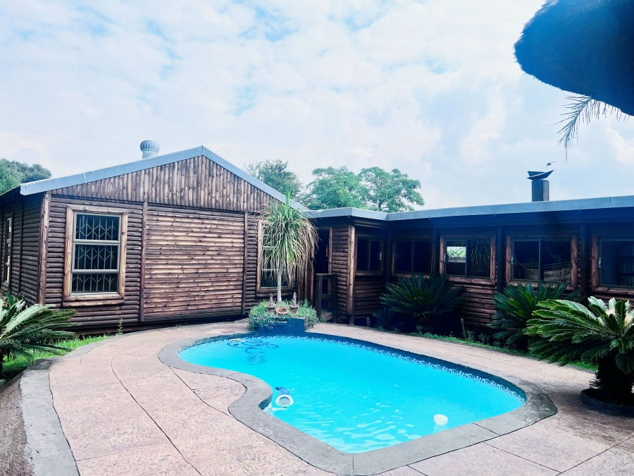 3 Bedroom Property for Sale in Crystal Park Gauteng