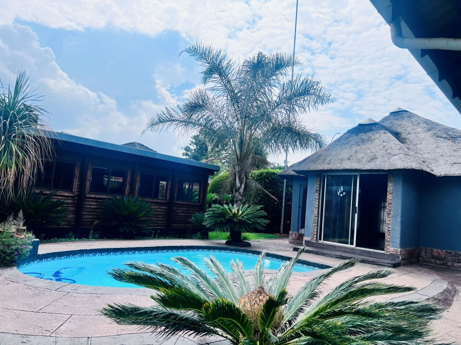 3 Bedroom Property for Sale in Crystal Park Gauteng