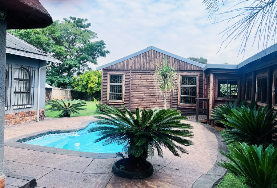 3 Bedroom Property for Sale in Crystal Park Gauteng