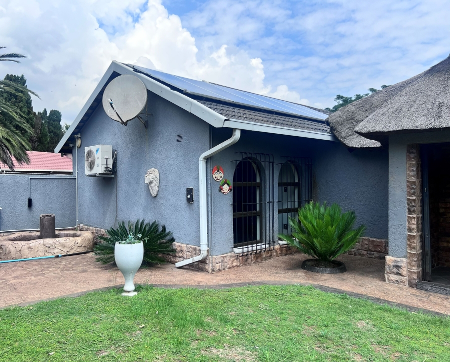 3 Bedroom Property for Sale in Crystal Park Gauteng