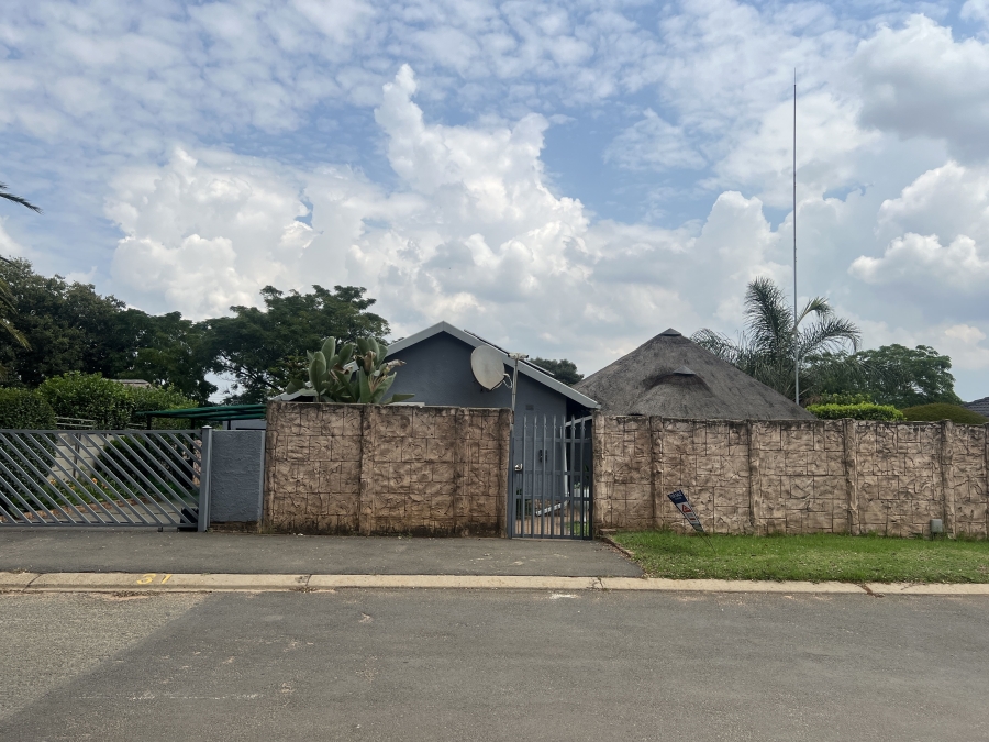 3 Bedroom Property for Sale in Crystal Park Gauteng