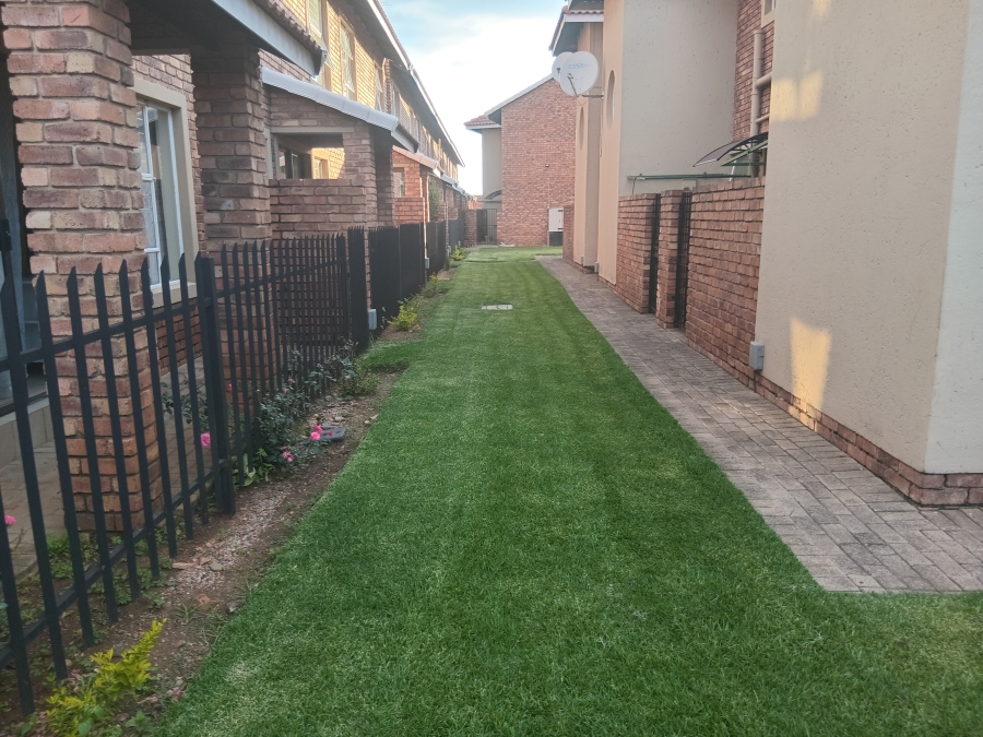 To Let 2 Bedroom Property for Rent in Edleen Gauteng