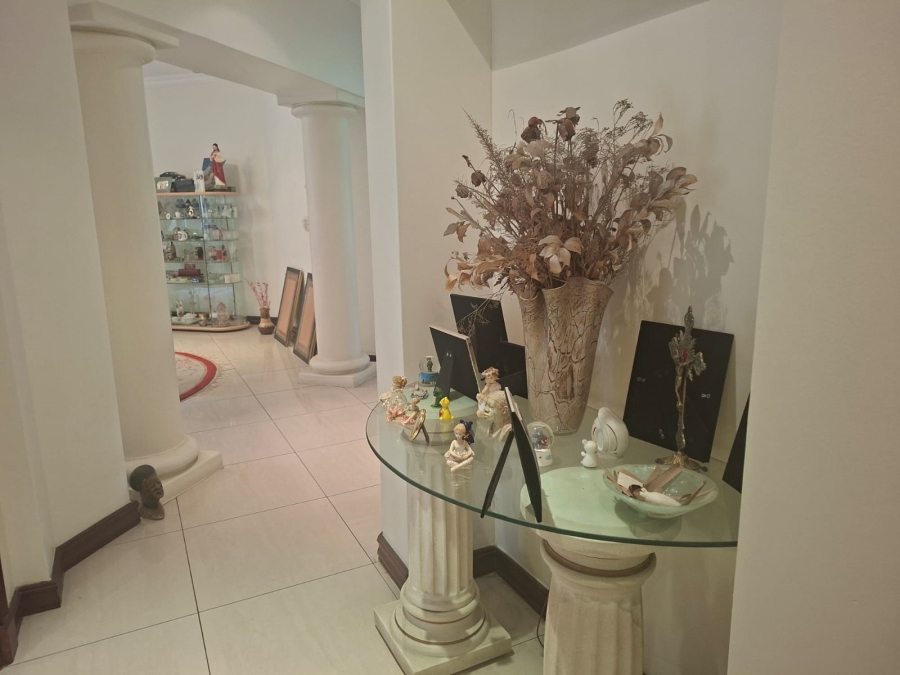 To Let 4 Bedroom Property for Rent in Bedfordview Gauteng