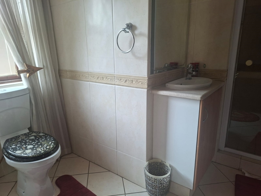 To Let 4 Bedroom Property for Rent in Bedfordview Gauteng
