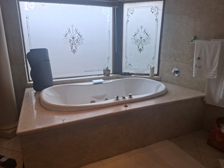 To Let 4 Bedroom Property for Rent in Bedfordview Gauteng