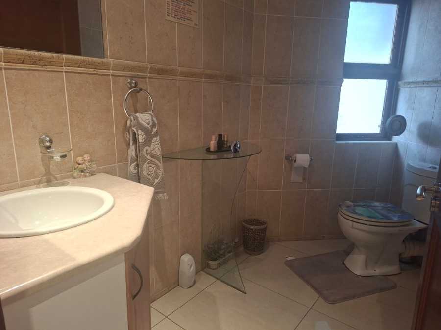 To Let 4 Bedroom Property for Rent in Bedfordview Gauteng