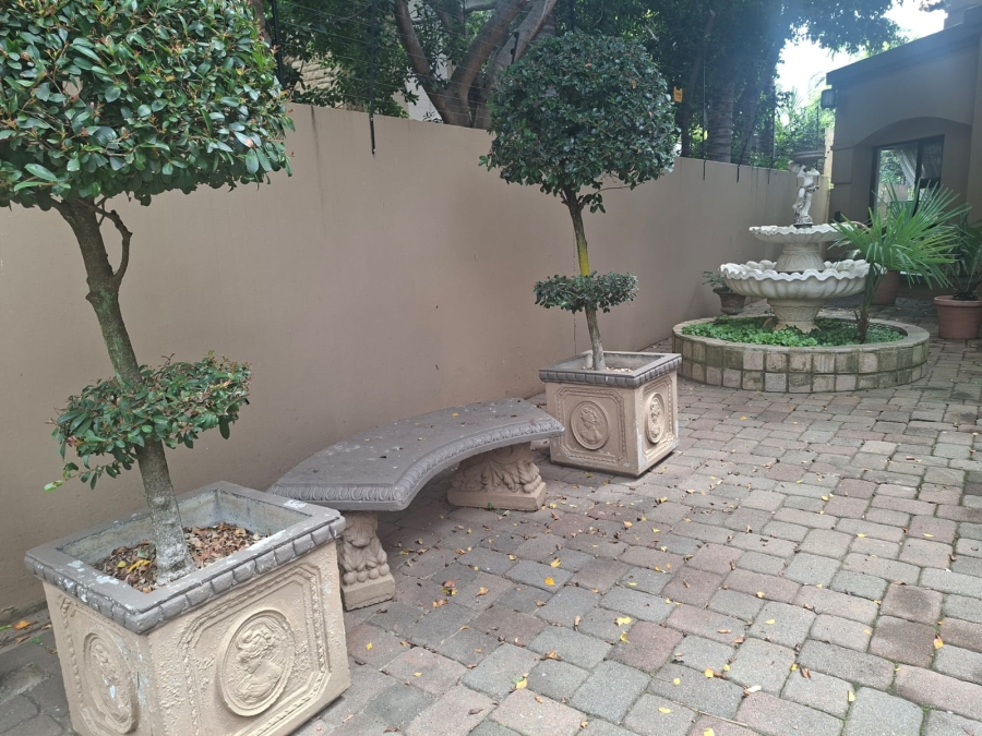 To Let 4 Bedroom Property for Rent in Bedfordview Gauteng
