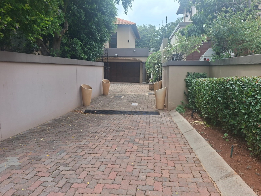 To Let 4 Bedroom Property for Rent in Bedfordview Gauteng