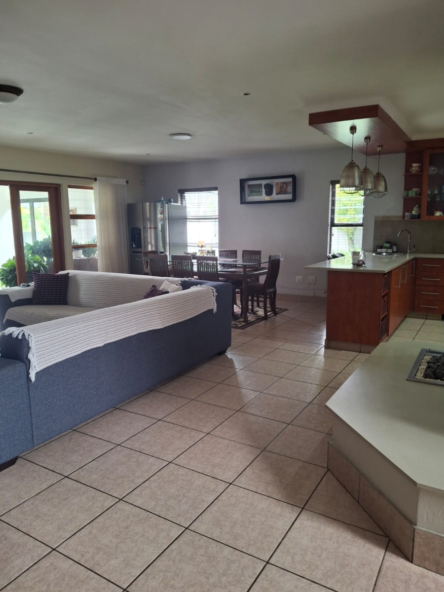 To Let 4 Bedroom Property for Rent in Greenstone Hill Gauteng