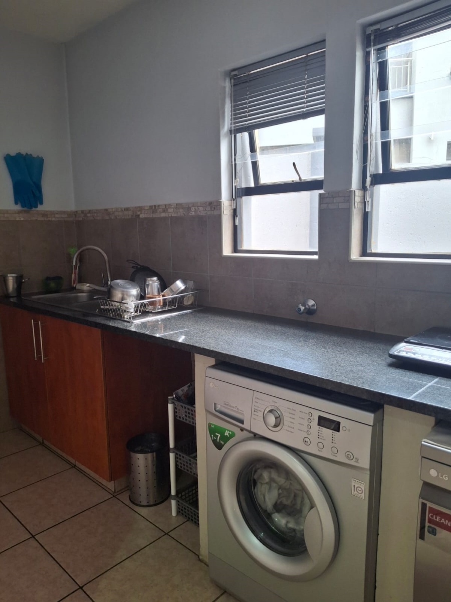 To Let 4 Bedroom Property for Rent in Greenstone Hill Gauteng