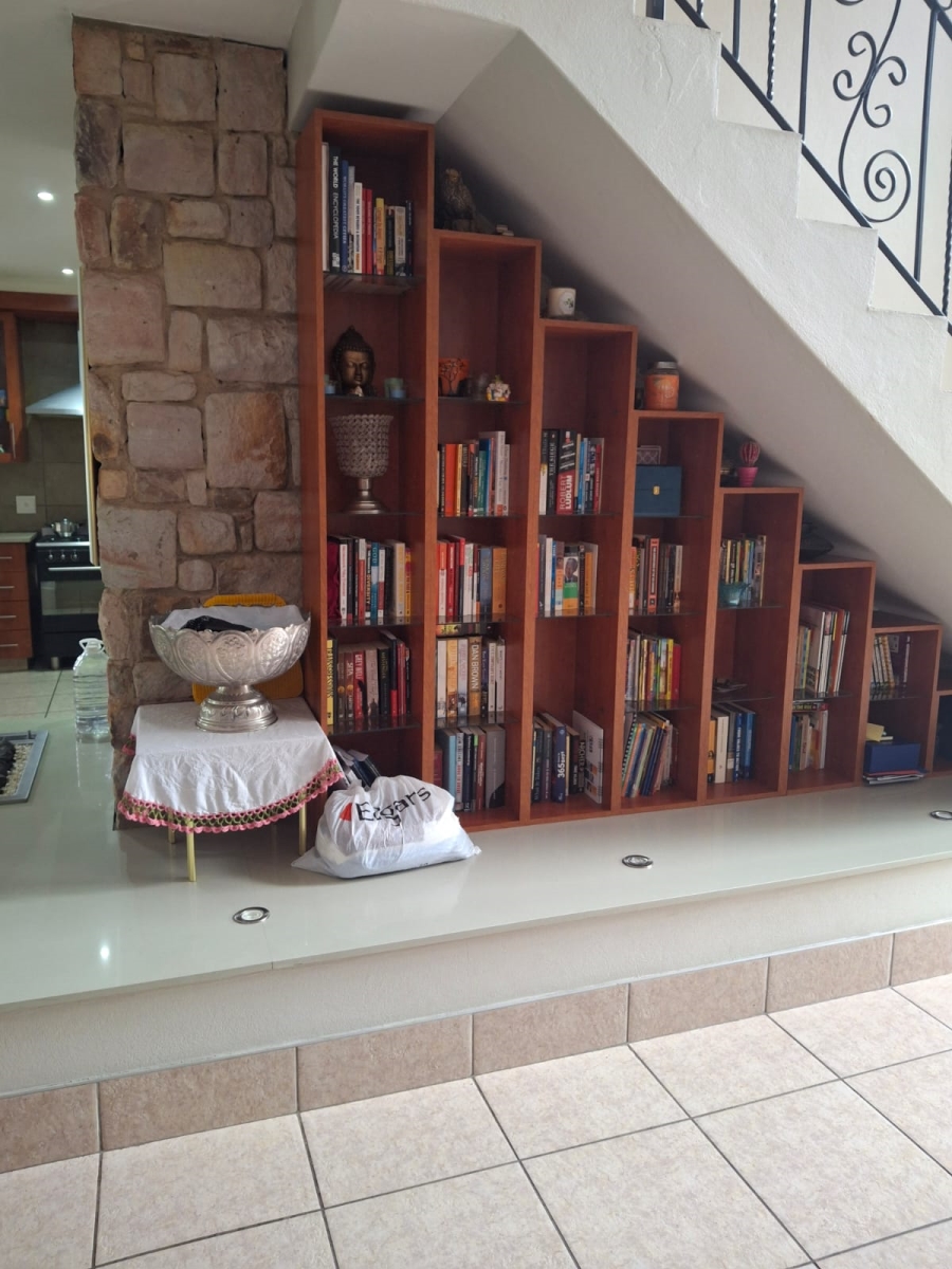 To Let 4 Bedroom Property for Rent in Greenstone Hill Gauteng