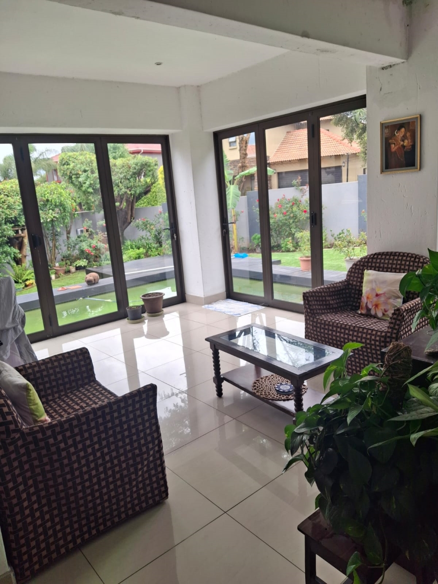 To Let 4 Bedroom Property for Rent in Greenstone Hill Gauteng