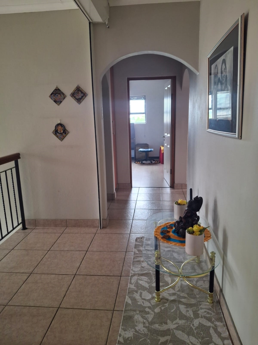 To Let 4 Bedroom Property for Rent in Greenstone Hill Gauteng