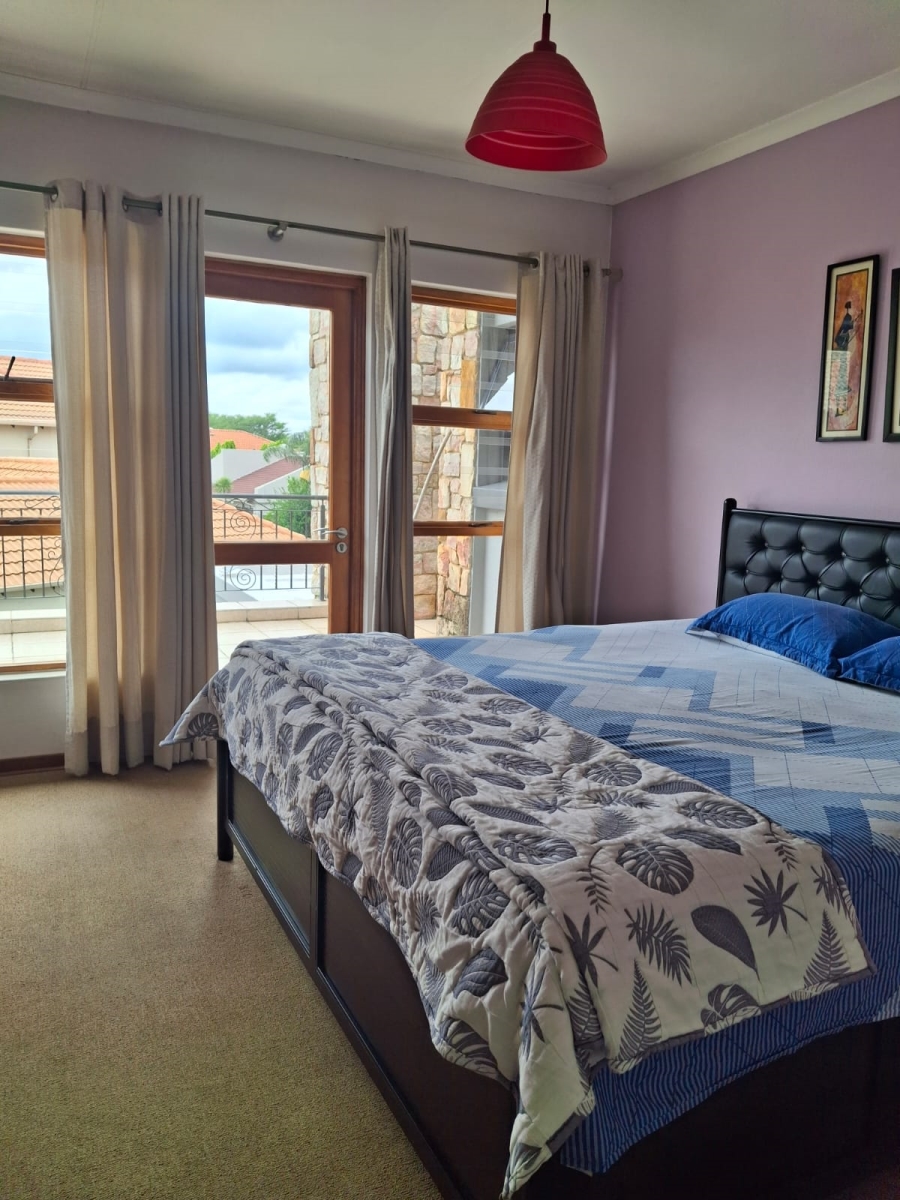 To Let 4 Bedroom Property for Rent in Greenstone Hill Gauteng