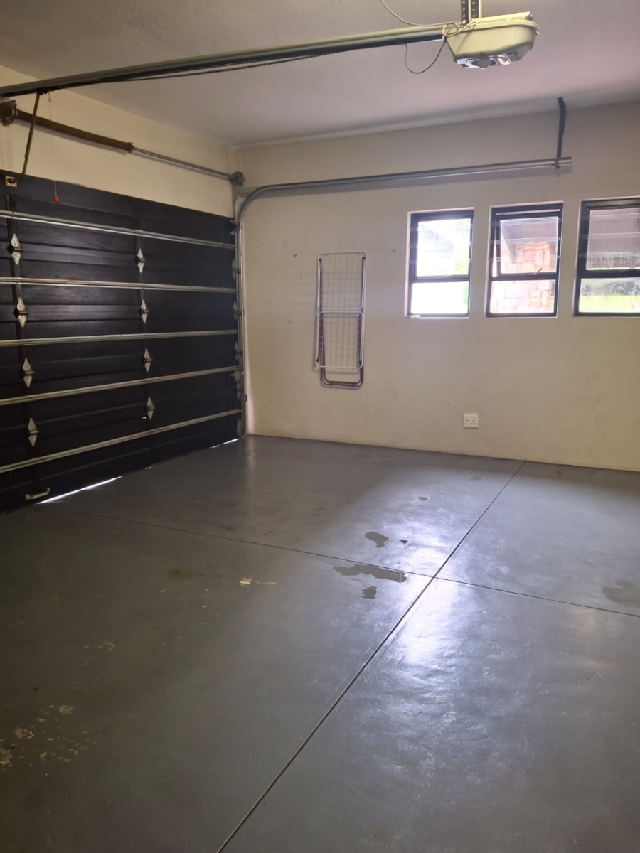To Let 4 Bedroom Property for Rent in Greenstone Hill Gauteng