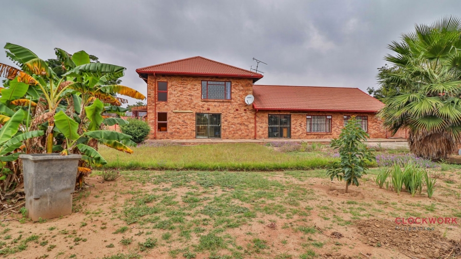 5 Bedroom Property for Sale in Mackenzie Park Gauteng