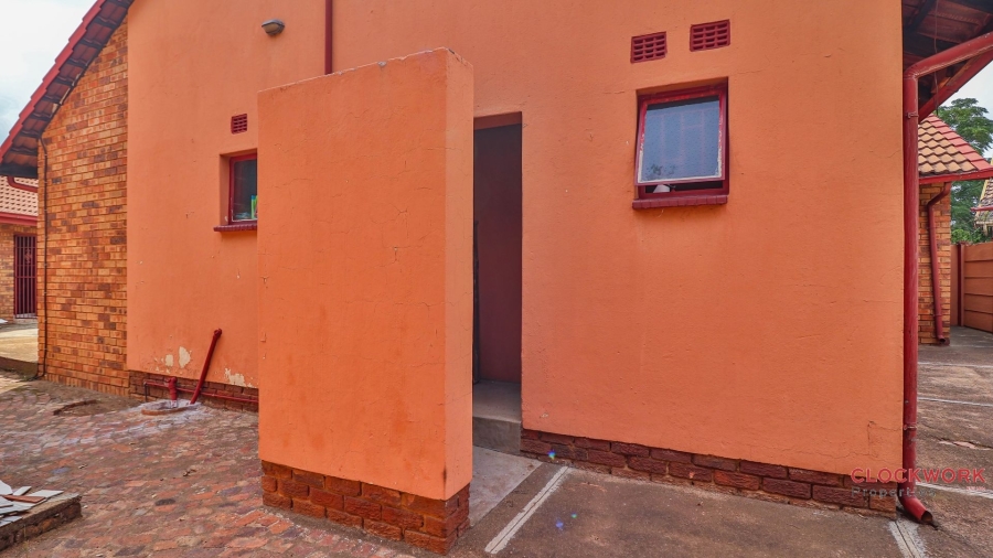 5 Bedroom Property for Sale in Mackenzie Park Gauteng