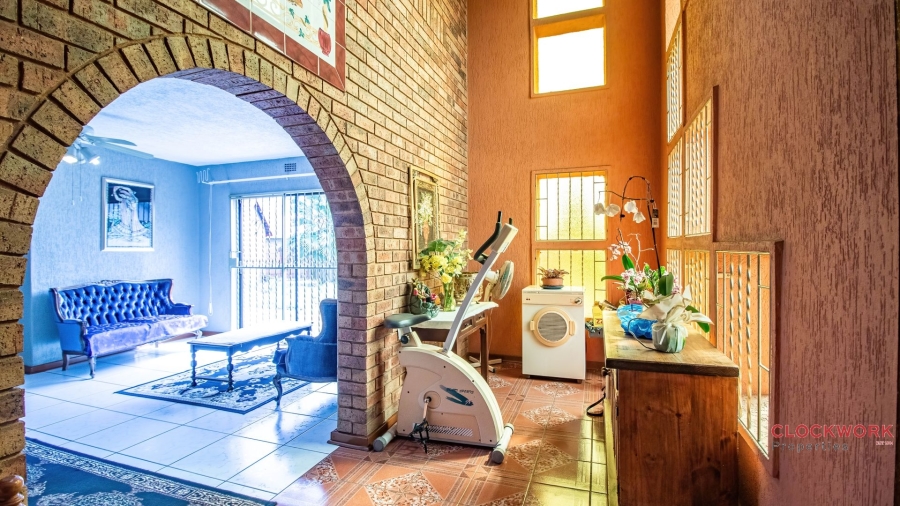 5 Bedroom Property for Sale in Mackenzie Park Gauteng