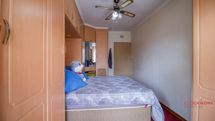 5 Bedroom Property for Sale in Mackenzie Park Gauteng