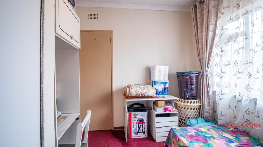 5 Bedroom Property for Sale in Mackenzie Park Gauteng