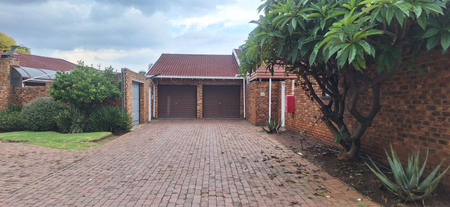 3 Bedroom Property for Sale in Edleen Gauteng