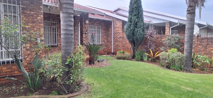3 Bedroom Property for Sale in Edleen Gauteng