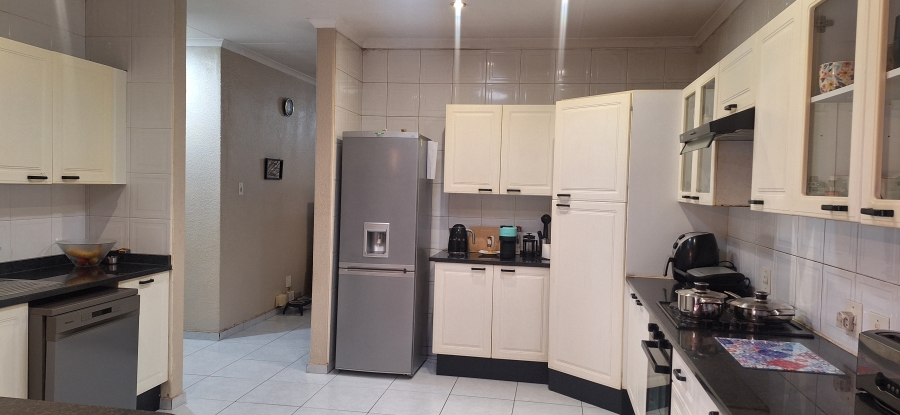 3 Bedroom Property for Sale in Edleen Gauteng