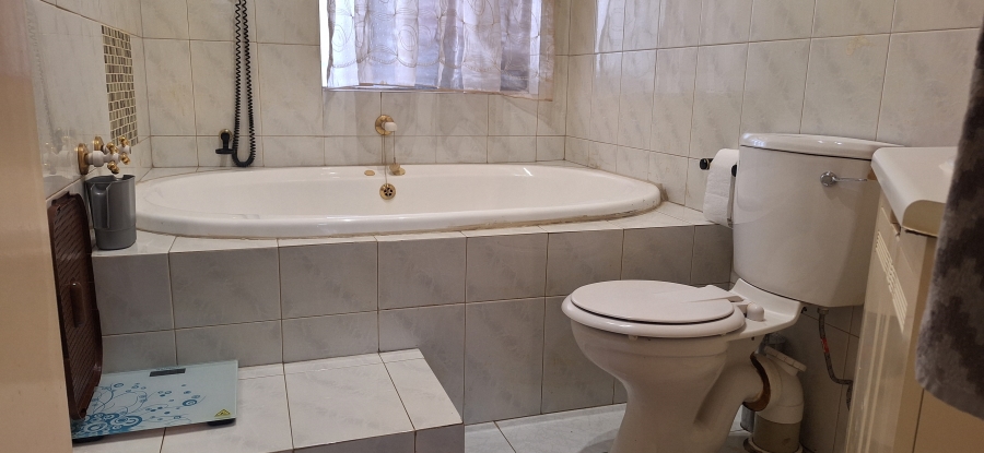3 Bedroom Property for Sale in Edleen Gauteng