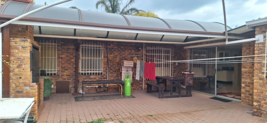 3 Bedroom Property for Sale in Edleen Gauteng